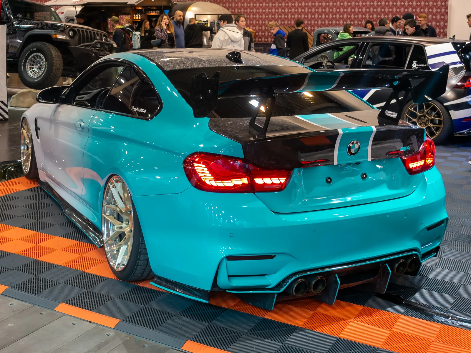[BMW] M4 사진 1/1